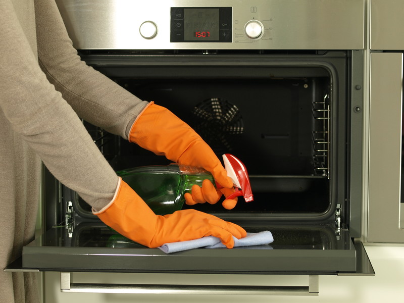 Oven cleaning and house cleaning from Sea Breeze Services in Victor Harbor
